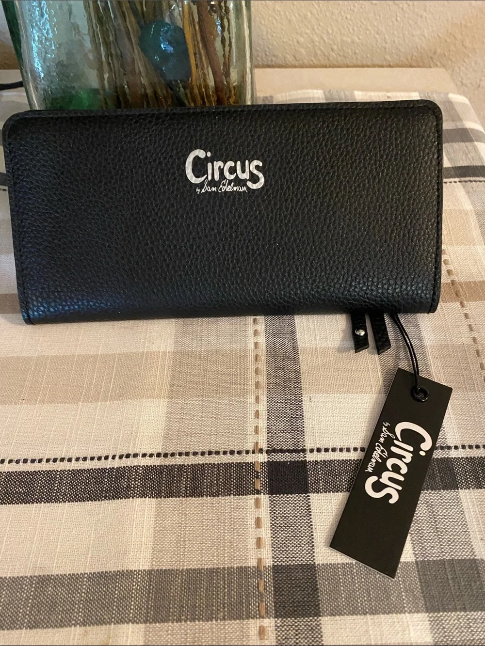 Circus by Sam Edelman Black Zip-Around Card & Key Holder